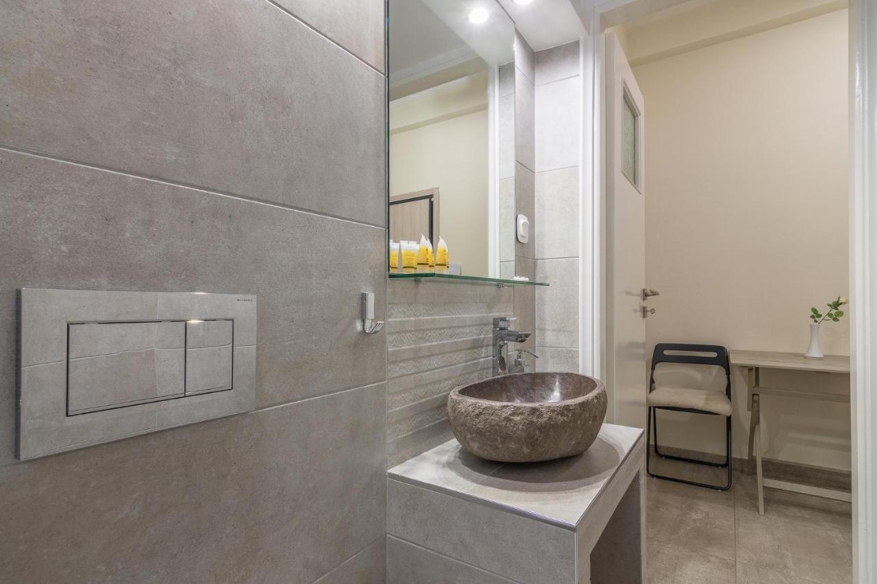 Beautiful And Spacious Apartment In Pagrati Athen Exterior foto