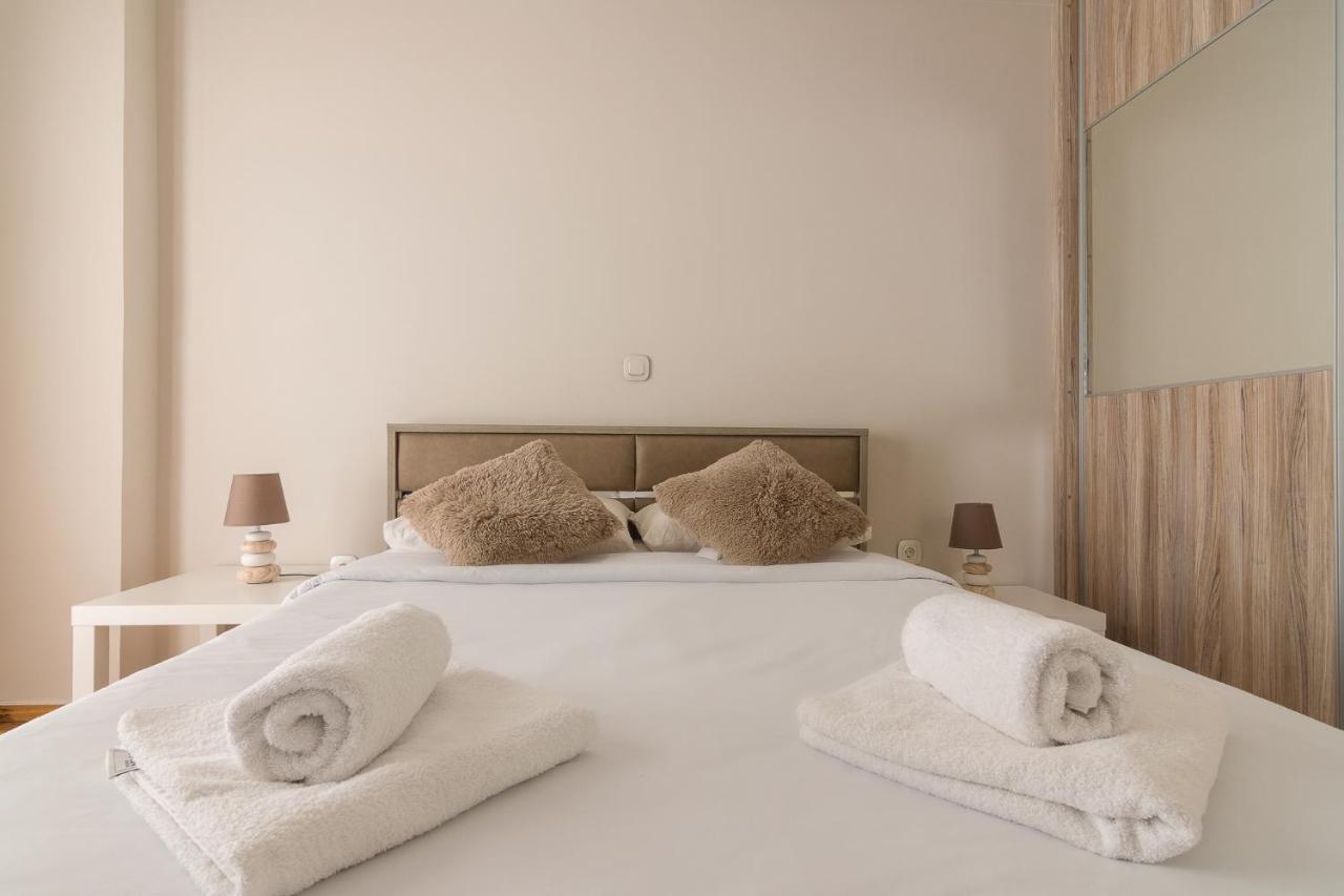 Beautiful And Spacious Apartment In Pagrati Athen Exterior foto